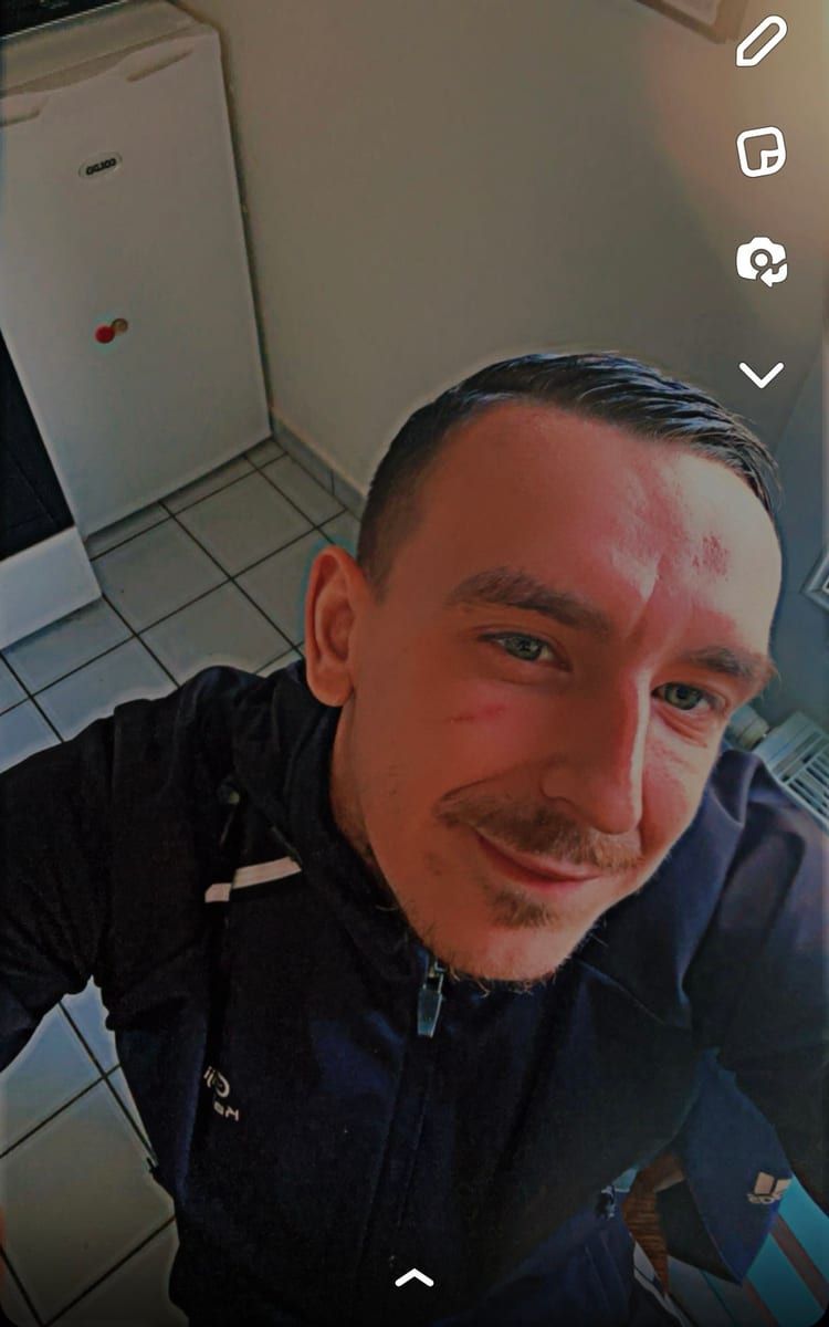 Rosin - Gay in Siggelkow Profil von Rosin, 44 Jahre, Gay in Siggelkow (Mecklenburg-Vorpommern)
