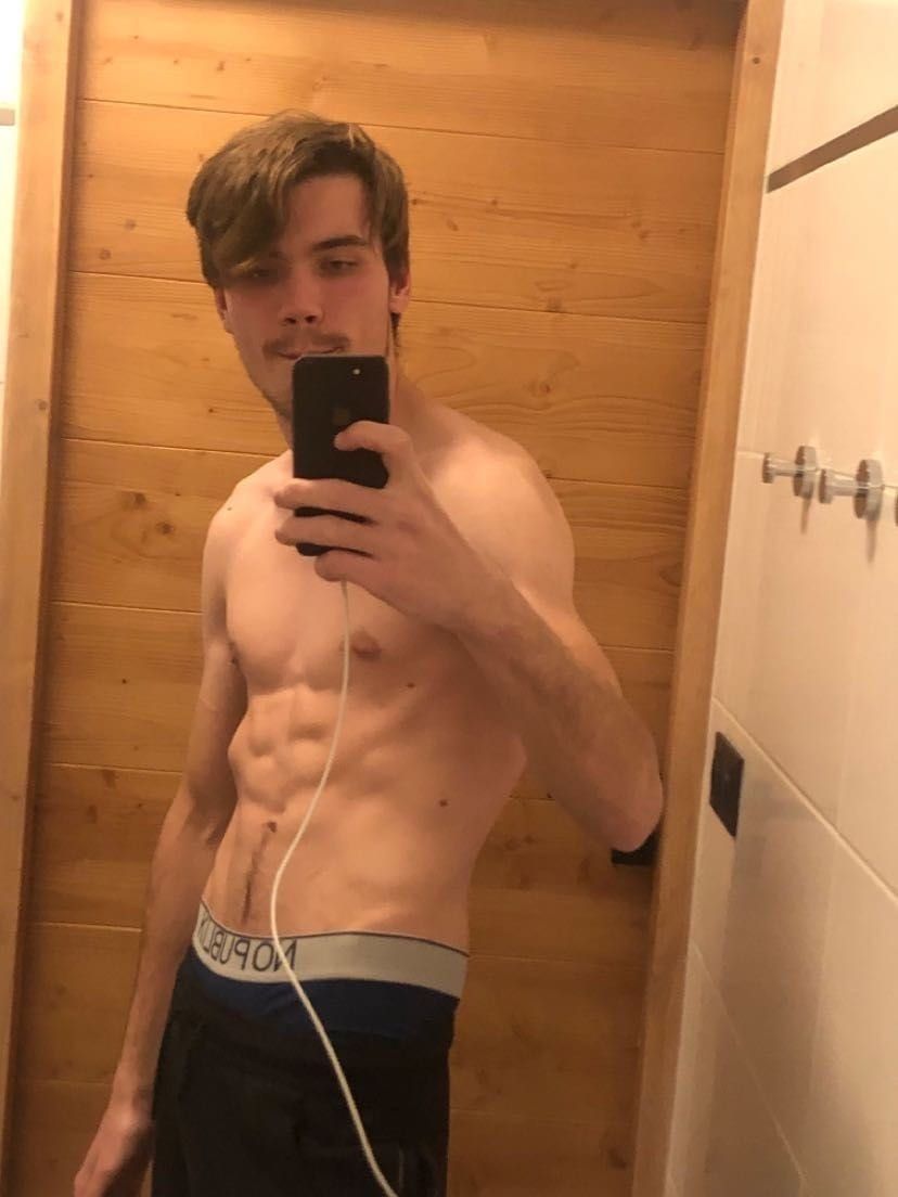 Saint-just - Gay in Leizen Profil von Saint-just, 34 Jahre, Gay in Leizen (Mecklenburg-Vorpommern)