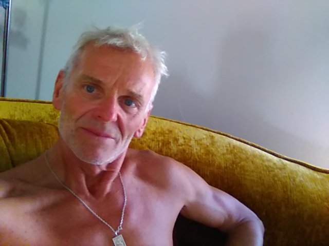 Darvin - Gay in Buschvitz Profil von Darvin, 33 Jahre, Gay in Buschvitz (Mecklenburg-Vorpommern)
