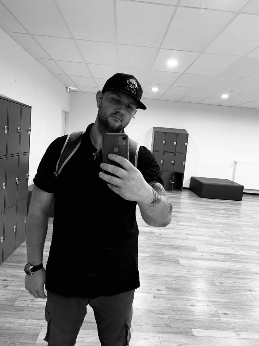 Eliya - Gay in Drechow Profil von Eliya, 30 Jahre, Gay in Drechow (Mecklenburg-Vorpommern)