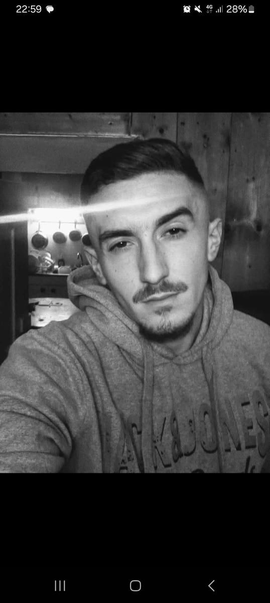 Muhamed - Gay in Golchen Profil von Muhamed, 22 Jahre, Gay in Golchen (Mecklenburg-Vorpommern)