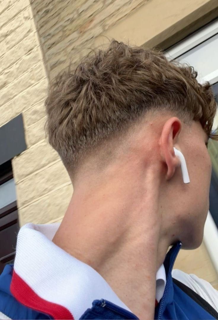Profil von Serafim, 22 Jahre, Gay in Zickhusen (Mecklenburg-Vorpommern)