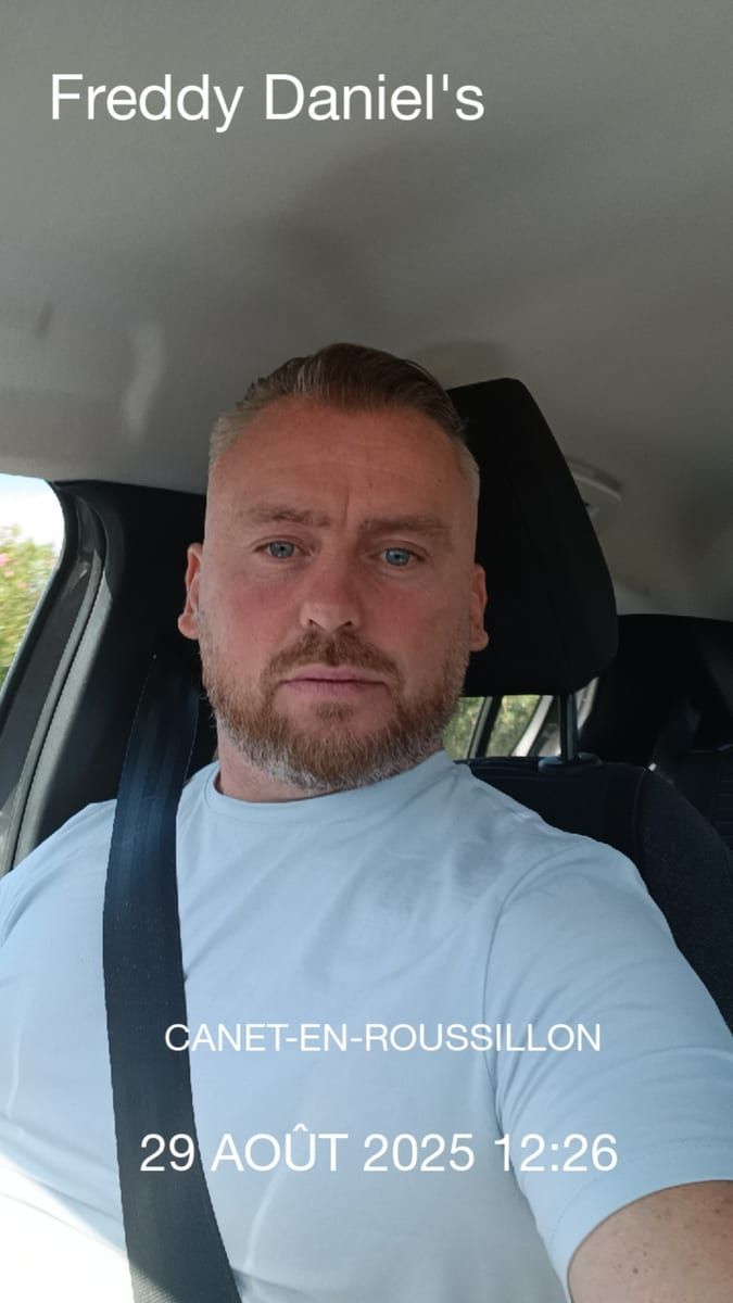 Ayham - Gay in Blankensee Profil von Ayham, 43 Jahre, Gay in Blankensee (Mecklenburg-Vorpommern)