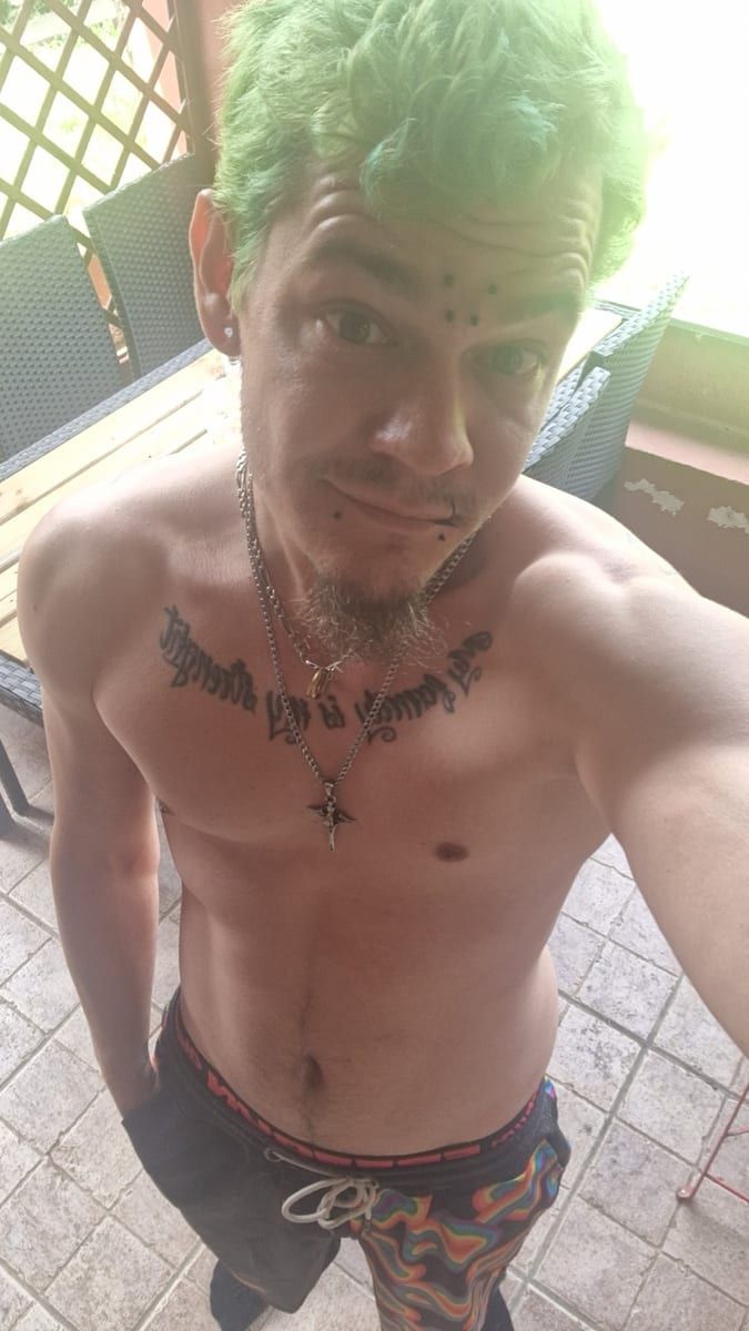 Profil von Fati, 44 Jahre, Gay in Kemnitz (Mecklenburg-Vorpommern)