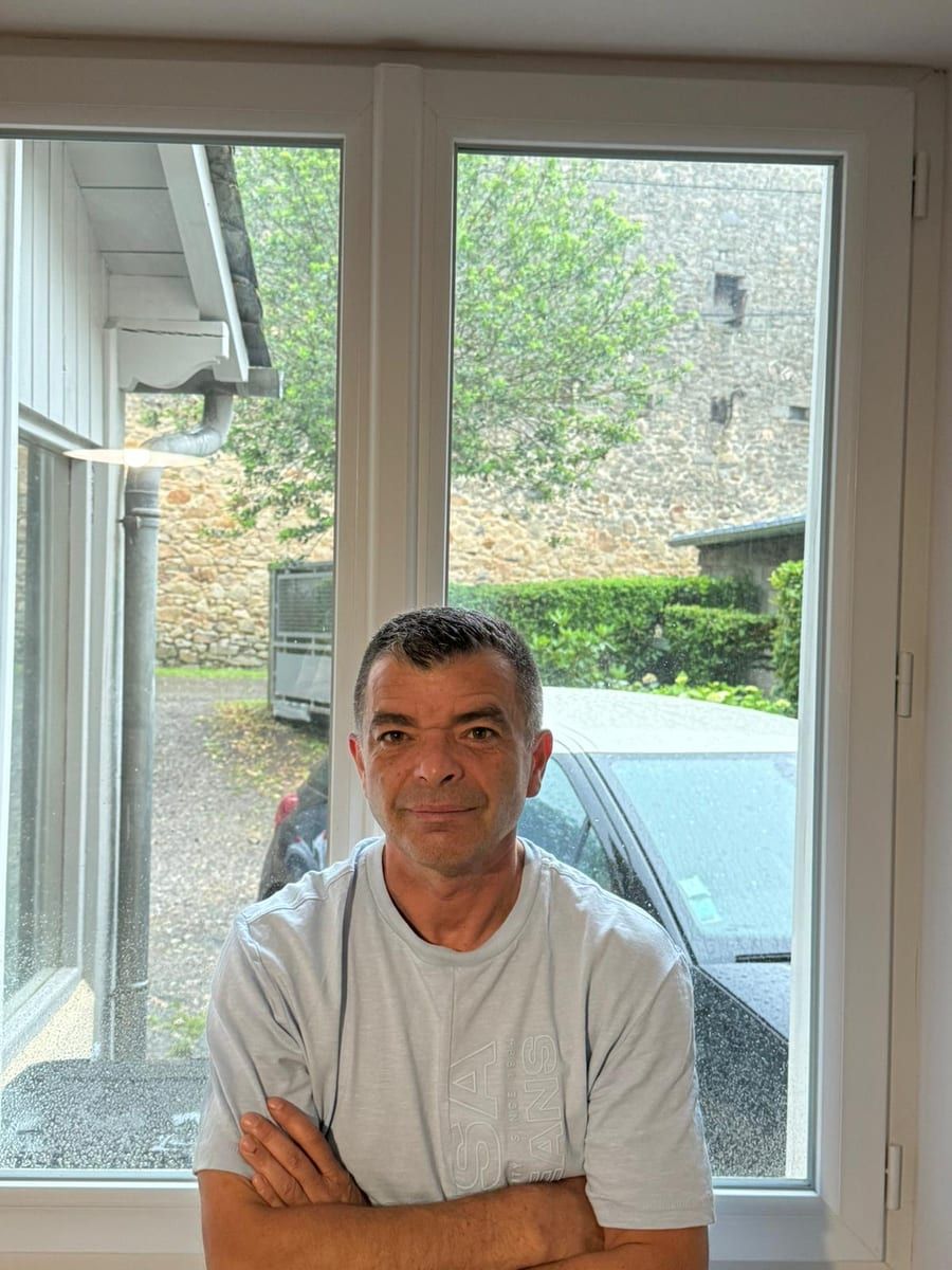 Guillian - Gay in Buschvitz Profil von Guillian, 29 Jahre, Gay in Buschvitz (Mecklenburg-Vorpommern)